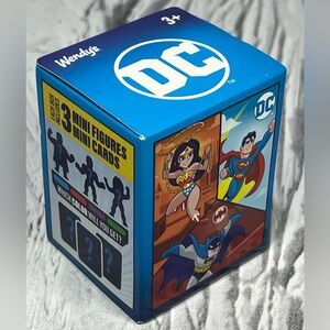 Series 1 Wendy’s Kids Meal DC Super Heroes Mini Figures #4 PURPLE Flash Batgirl